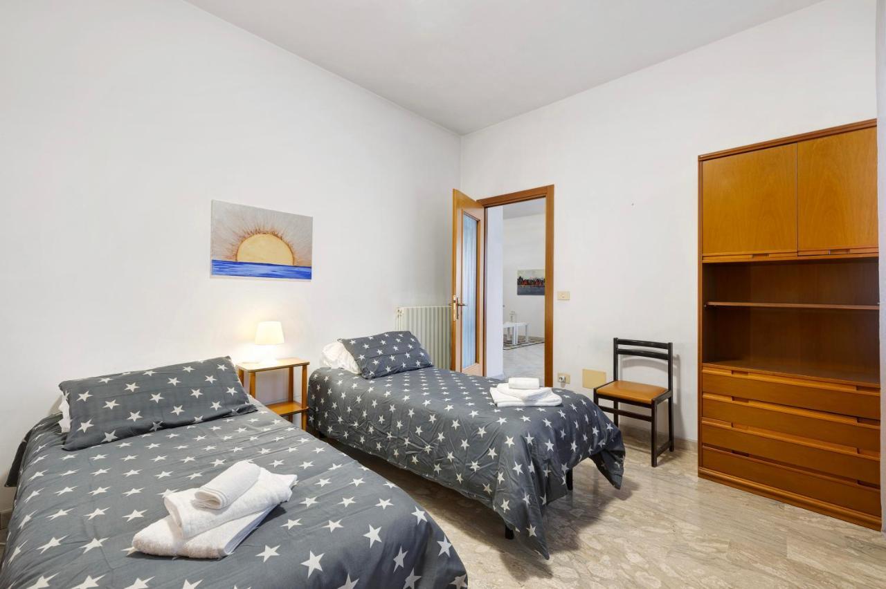 Casa Rosa Lägenhet Loano Exteriör bild